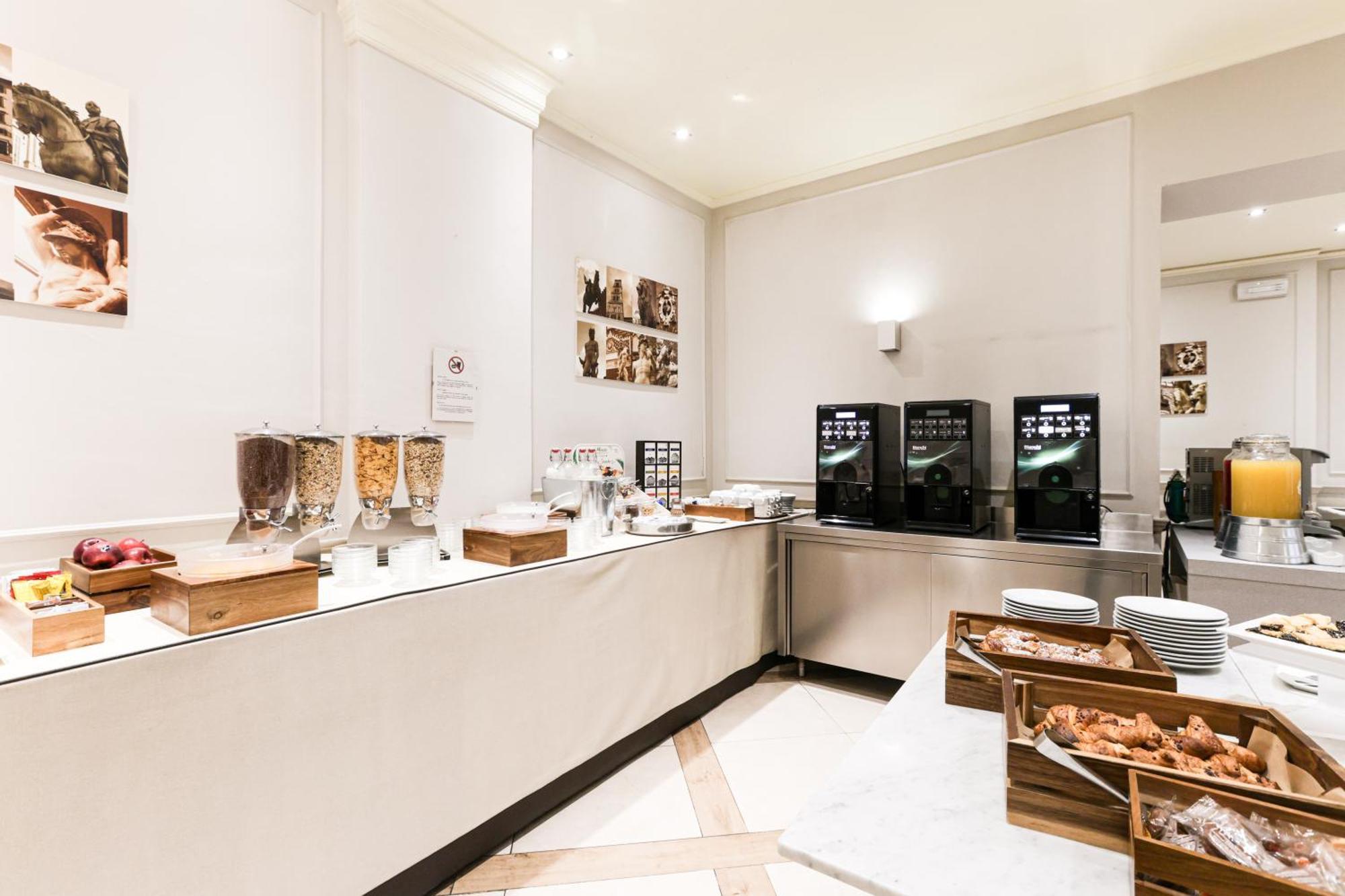 Hotel Albergo Firenze Florencia